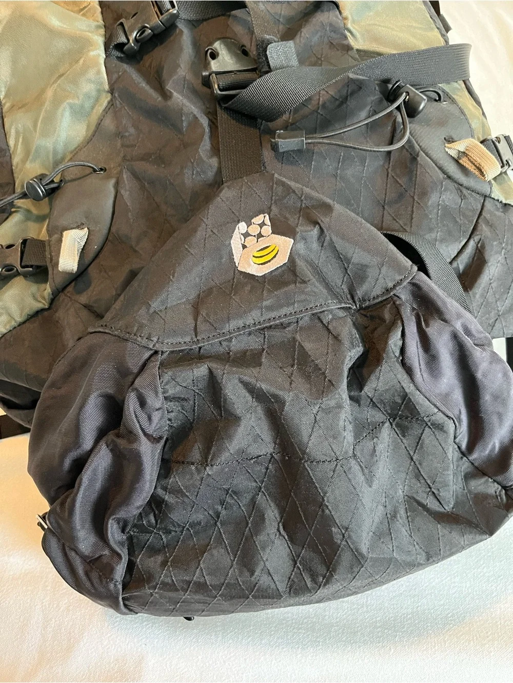 Mountain HardWear Trance Men’s Black Olive Hiking Backpack 32” Lgth 55 liter EUC